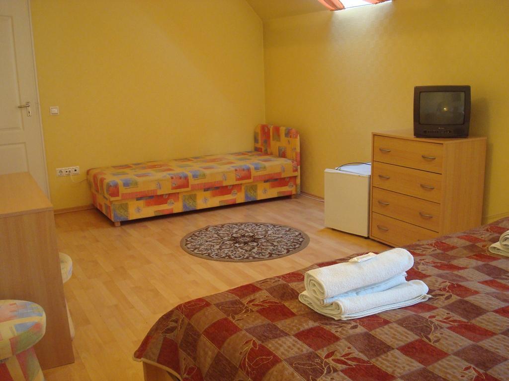 Hotel Arany Trofea Eger Habitación foto